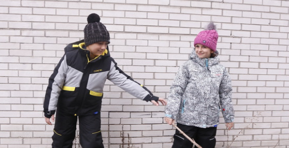 5 Cool Winter Accessories to Keep Kids Warm | Get the Best One
