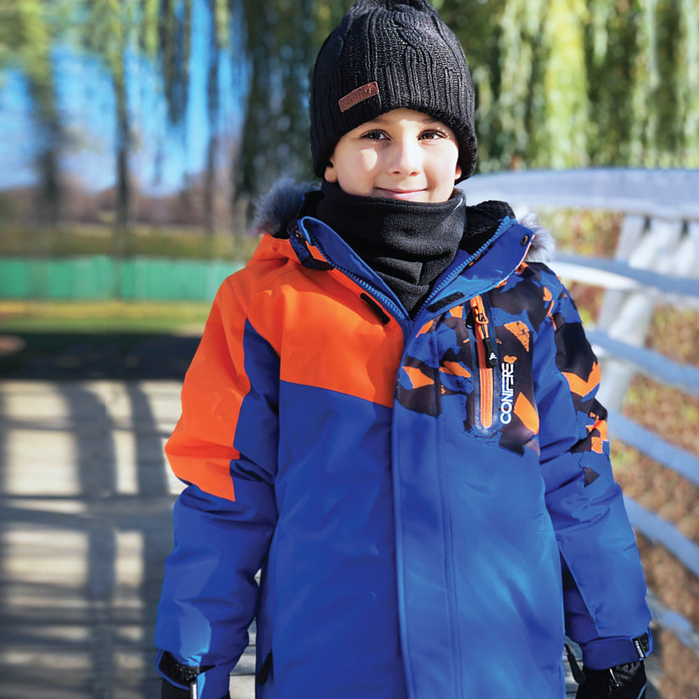 Parka with water resistant outer shell, Cold Factor Protection up to -35°C, wind stopper panel, removable hood and fur trim, LED light, anti-pill polar fleece lining, adjustable cuffs, YKK zipper.